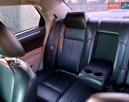 Черный Крайслер 300C, объемом двигателя 3.5 л и пробегом 202 тыс. км за 7593 $, фото 6 на Automoto.ua