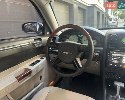 Чорний Крайслер 300C, об'ємом двигуна 2.74 л та пробігом 181 тис. км за 7500 $, фото 21 на Automoto.ua