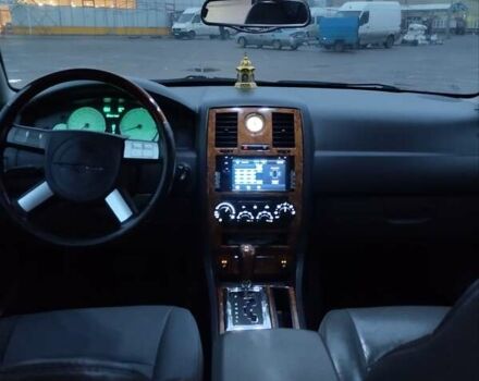 Черный Крайслер 300C, объемом двигателя 2.74 л и пробегом 356 тыс. км за 6500 $, фото 11 на Automoto.ua