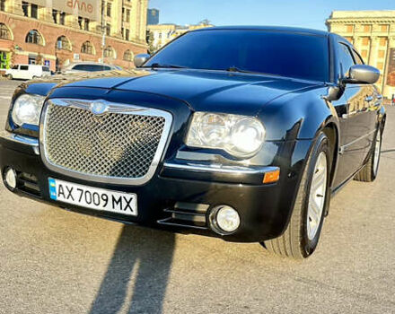 Черный Крайслер 300C, объемом двигателя 3.5 л и пробегом 270 тыс. км за 9500 $, фото 8 на Automoto.ua