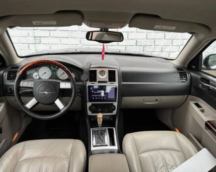 Черный Крайслер 300C, объемом двигателя 2.7 л и пробегом 235 тыс. км за 6500 $, фото 18 на Automoto.ua