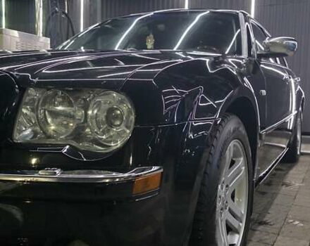 Черный Крайслер 300C, объемом двигателя 3.52 л и пробегом 220 тыс. км за 8800 $, фото 3 на Automoto.ua