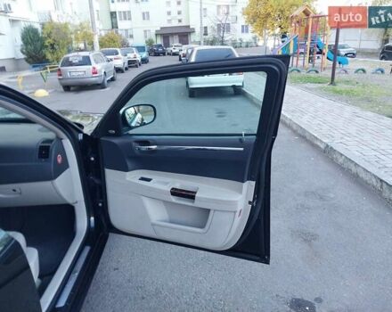 Чорний Крайслер 300C, об'ємом двигуна 2.74 л та пробігом 262 тис. км за 7250 $, фото 19 на Automoto.ua