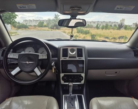 Чорний Крайслер 300C, об'ємом двигуна 2.7 л та пробігом 263 тис. км за 6856 $, фото 14 на Automoto.ua