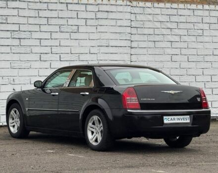 Черный Крайслер 300C, объемом двигателя 2.7 л и пробегом 235 тыс. км за 6500 $, фото 16 на Automoto.ua