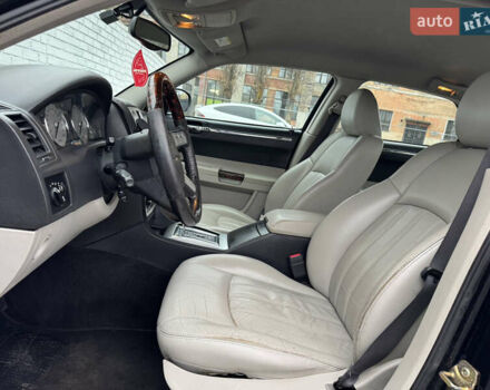 Чорний Крайслер 300C, об'ємом двигуна 2.74 л та пробігом 232 тис. км за 6500 $, фото 25 на Automoto.ua