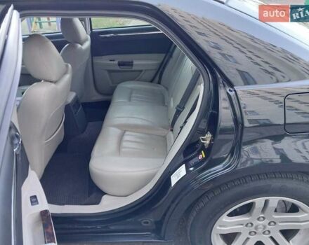 Чорний Крайслер 300C, об'ємом двигуна 2.74 л та пробігом 262 тис. км за 7250 $, фото 25 на Automoto.ua