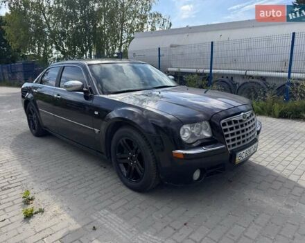 Черный Крайслер 300C, объемом двигателя 2.7 л и пробегом 320 тыс. км за 4500 $, фото 2 на Automoto.ua