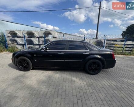 Черный Крайслер 300C, объемом двигателя 2.7 л и пробегом 320 тыс. км за 4500 $, фото 4 на Automoto.ua