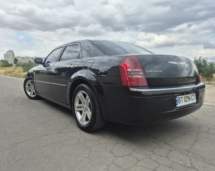 Черный Крайслер 300C, объемом двигателя 2.7 л и пробегом 263 тыс. км за 6984 $, фото 3 на Automoto.ua