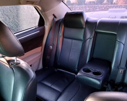 Черный Крайслер 300C, объемом двигателя 3.5 л и пробегом 202 тыс. км за 7593 $, фото 7 на Automoto.ua