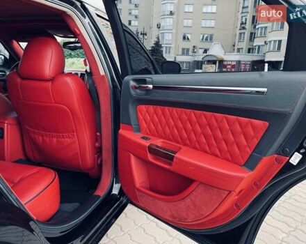 Черный Крайслер 300C, объемом двигателя 5.7 л и пробегом 77 тыс. км за 11500 $, фото 14 на Automoto.ua