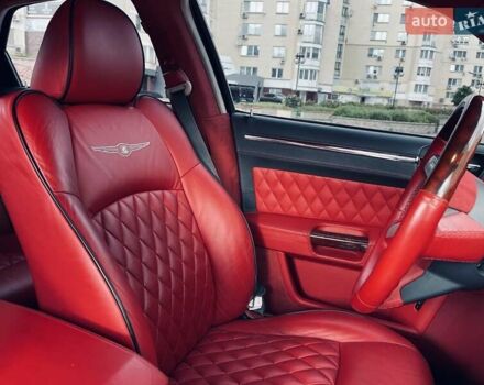 Черный Крайслер 300C, объемом двигателя 5.7 л и пробегом 77 тыс. км за 11500 $, фото 6 на Automoto.ua