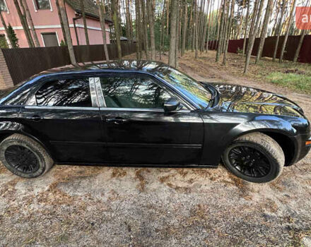 Черный Крайслер 300C, объемом двигателя 2.7 л и пробегом 165 тыс. км за 6699 $, фото 7 на Automoto.ua