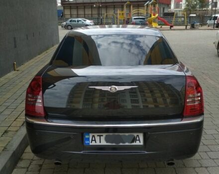 Черный Крайслер 300C, объемом двигателя 3 л и пробегом 282 тыс. км за 10500 $, фото 4 на Automoto.ua