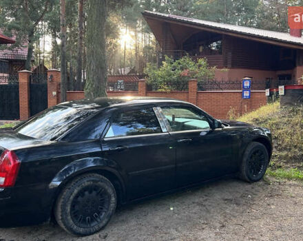 Черный Крайслер 300C, объемом двигателя 2.7 л и пробегом 165 тыс. км за 6699 $, фото 2 на Automoto.ua