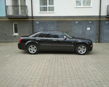 Черный Крайслер 300C, объемом двигателя 3 л и пробегом 282 тыс. км за 10500 $, фото 2 на Automoto.ua