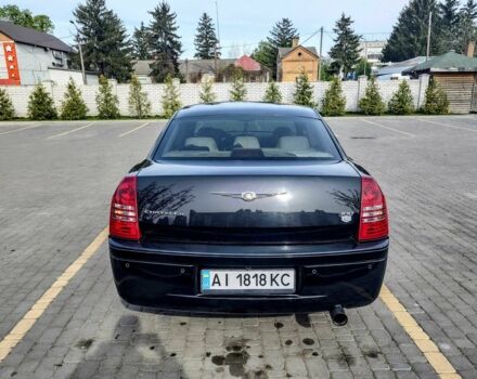 Черный Крайслер 300C, объемом двигателя 2.7 л и пробегом 167 тыс. км за 11500 $, фото 4 на Automoto.ua