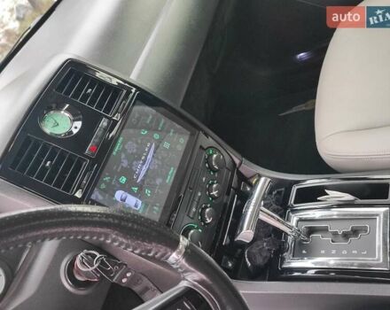 Черный Крайслер 300C, объемом двигателя 2.74 л и пробегом 220 тыс. км за 10500 $, фото 18 на Automoto.ua