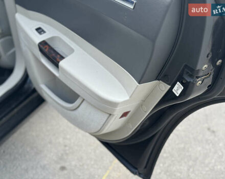 Черный Крайслер 300C, объемом двигателя 2.74 л и пробегом 220 тыс. км за 6450 $, фото 10 на Automoto.ua