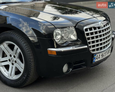 Черный Крайслер 300C, объемом двигателя 2.74 л и пробегом 220 тыс. км за 6450 $, фото 23 на Automoto.ua