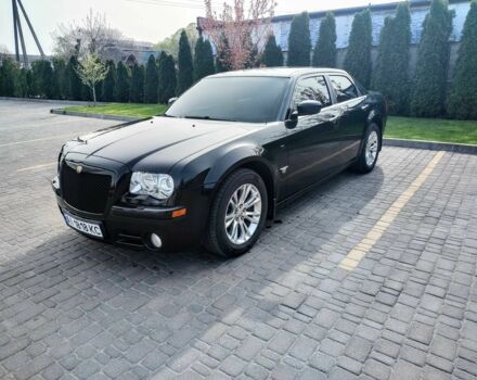 Черный Крайслер 300C, объемом двигателя 2.7 л и пробегом 167 тыс. км за 11500 $, фото 1 на Automoto.ua