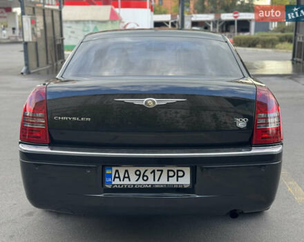 Черный Крайслер 300C, объемом двигателя 2.74 л и пробегом 220 тыс. км за 6450 $, фото 5 на Automoto.ua