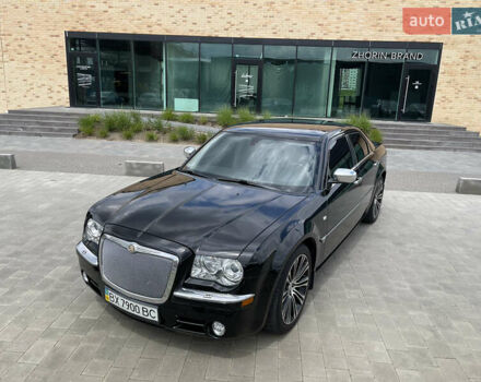 Черный Крайслер 300C, объемом двигателя 2.7 л и пробегом 265 тыс. км за 8200 $, фото 11 на Automoto.ua