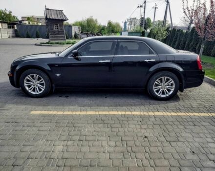 Черный Крайслер 300C, объемом двигателя 2.7 л и пробегом 167 тыс. км за 11500 $, фото 2 на Automoto.ua