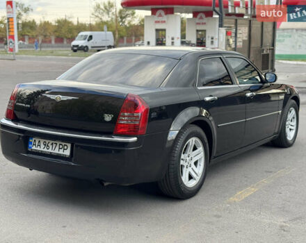 Черный Крайслер 300C, объемом двигателя 2.74 л и пробегом 220 тыс. км за 6450 $, фото 26 на Automoto.ua