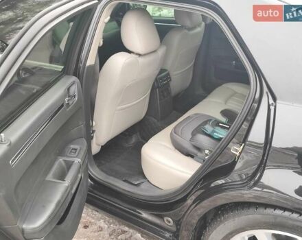 Черный Крайслер 300C, объемом двигателя 2.74 л и пробегом 220 тыс. км за 10500 $, фото 14 на Automoto.ua