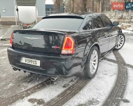 Черный Крайслер 300C, объемом двигателя 2.74 л и пробегом 220 тыс. км за 10500 $, фото 10 на Automoto.ua