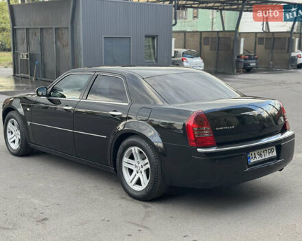 Черный Крайслер 300C, объемом двигателя 2.74 л и пробегом 220 тыс. км за 6450 $, фото 4 на Automoto.ua