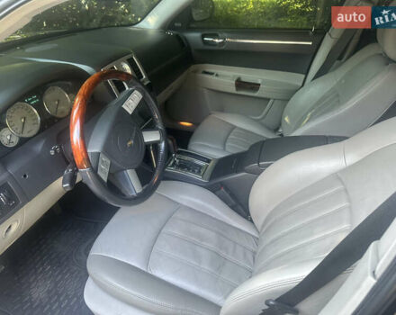 Чорний Крайслер 300C, об'ємом двигуна 5.65 л та пробігом 140 тис. км за 9500 $, фото 8 на Automoto.ua