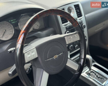 Черный Крайслер 300C, объемом двигателя 2.74 л и пробегом 220 тыс. км за 6450 $, фото 16 на Automoto.ua