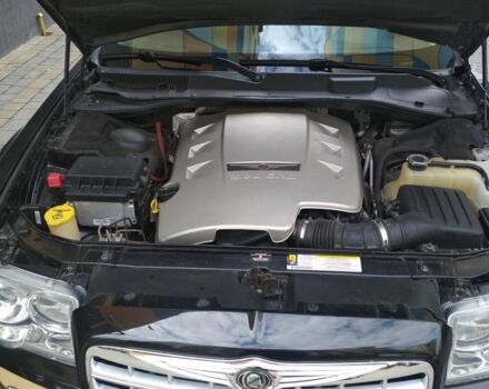 Черный Крайслер 300C, объемом двигателя 3 л и пробегом 282 тыс. км за 10500 $, фото 14 на Automoto.ua