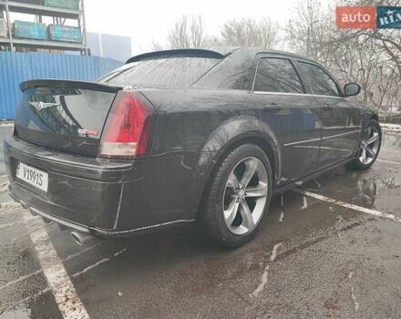 Черный Крайслер 300C, объемом двигателя 2.74 л и пробегом 220 тыс. км за 10500 $, фото 25 на Automoto.ua