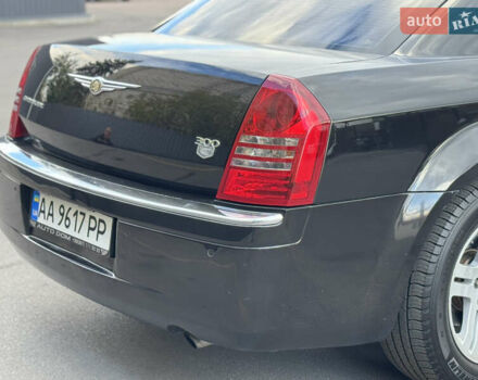 Черный Крайслер 300C, объемом двигателя 2.74 л и пробегом 220 тыс. км за 6450 $, фото 25 на Automoto.ua