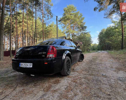 Черный Крайслер 300C, объемом двигателя 2.7 л и пробегом 165 тыс. км за 6699 $, фото 9 на Automoto.ua