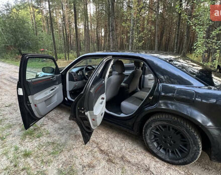 Черный Крайслер 300C, объемом двигателя 2.7 л и пробегом 165 тыс. км за 6699 $, фото 23 на Automoto.ua