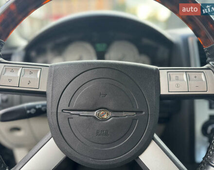 Черный Крайслер 300C, объемом двигателя 2.74 л и пробегом 220 тыс. км за 6450 $, фото 19 на Automoto.ua