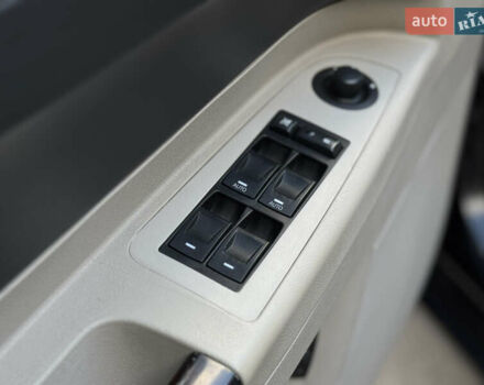 Черный Крайслер 300C, объемом двигателя 2.74 л и пробегом 220 тыс. км за 6450 $, фото 32 на Automoto.ua