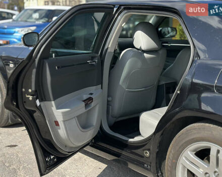 Чорний Крайслер 300C, об'ємом двигуна 3.52 л та пробігом 121 тис. км за 7999 $, фото 36 на Automoto.ua