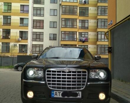 Черный Крайслер 300C, объемом двигателя 3 л и пробегом 282 тыс. км за 10500 $, фото 5 на Automoto.ua