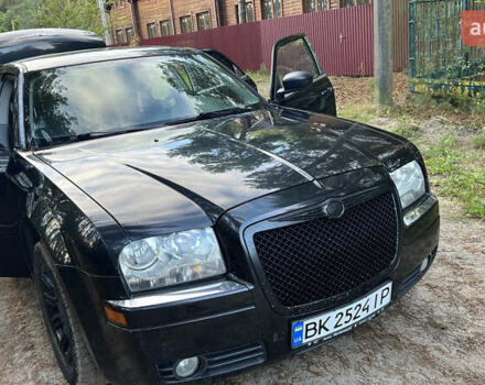Черный Крайслер 300C, объемом двигателя 2.7 л и пробегом 165 тыс. км за 6699 $, фото 11 на Automoto.ua