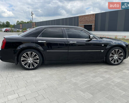 Черный Крайслер 300C, объемом двигателя 2.7 л и пробегом 265 тыс. км за 8200 $, фото 8 на Automoto.ua