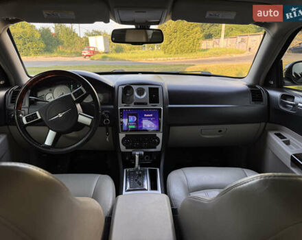 Чорний Крайслер 300C, об'ємом двигуна 2.74 л та пробігом 235 тис. км за 9750 $, фото 7 на Automoto.ua