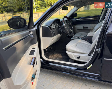 Чорний Крайслер 300C, об'ємом двигуна 2.74 л та пробігом 235 тис. км за 9750 $, фото 8 на Automoto.ua