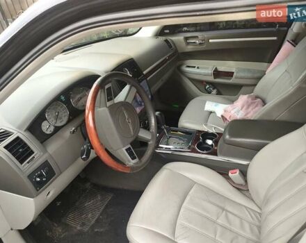 Черный Крайслер 300C, объемом двигателя 3.5 л и пробегом 271 тыс. км за 8990 $, фото 2 на Automoto.ua