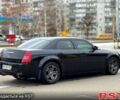 Черный Крайслер 300C, объемом двигателя 57 л и пробегом 300 тыс. км за 8300 $, фото 3 на Automoto.ua